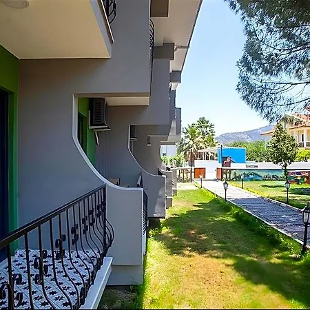 Smyrna Hotel 3*