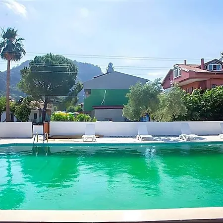 Hotel Smyrna 3*